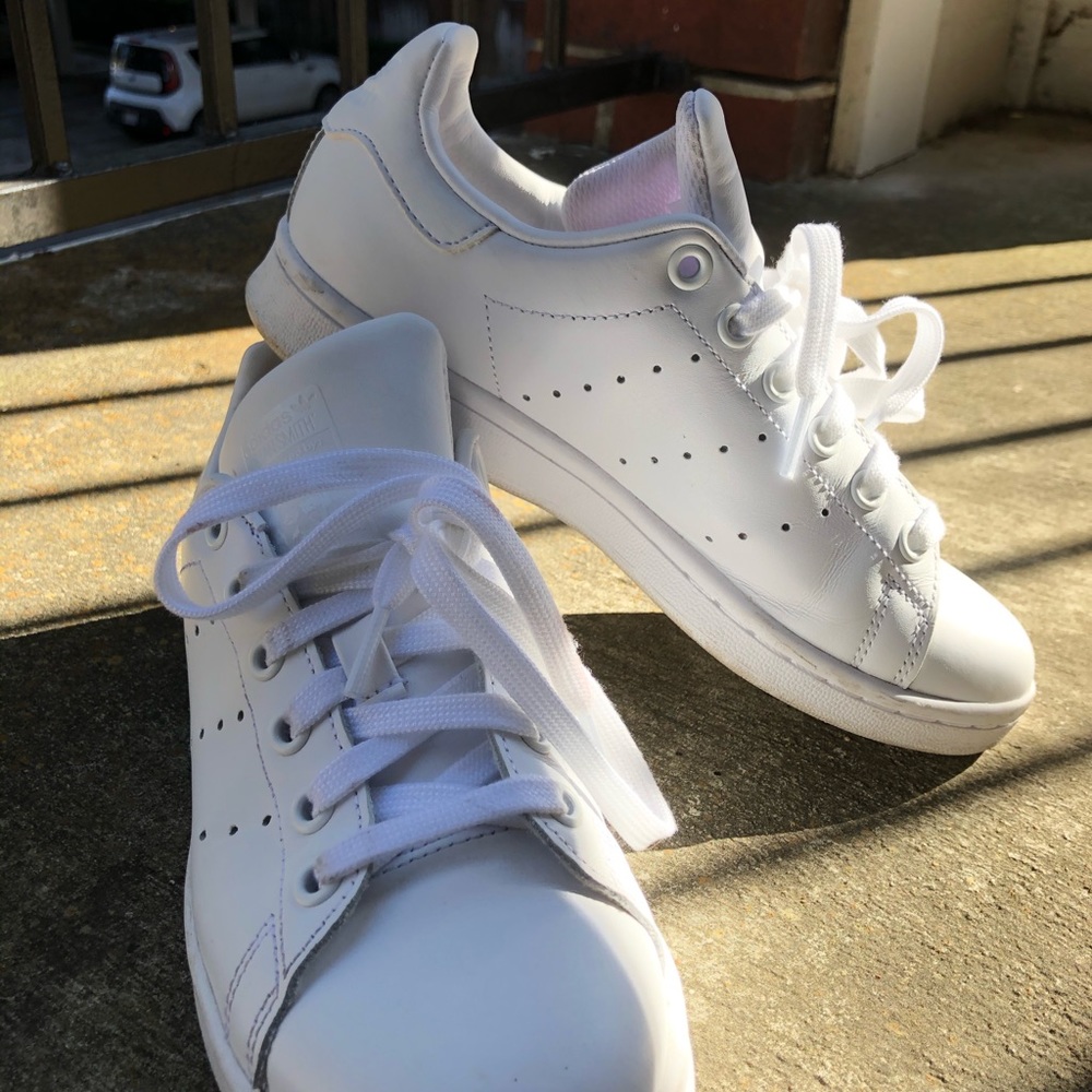 All White Stan Smith Women’s 6